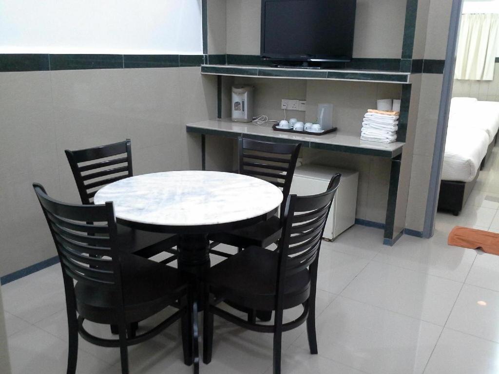 Burmahtel Hotel George Town Bagian luar foto
