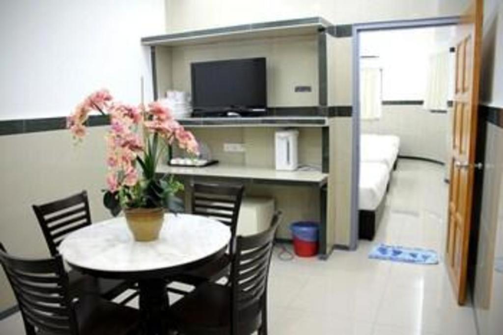 Burmahtel Hotel George Town Bagian luar foto